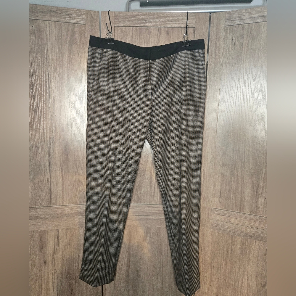 Zara Black and Gray Checkered capri